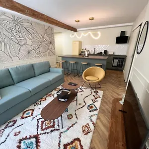 https://la-loge-de-l-odeon.hotels-rhonealpes.com
